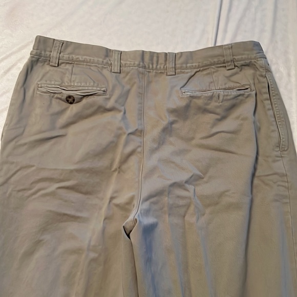 GAP men’s Khaki Pants - Picture 4 of 4